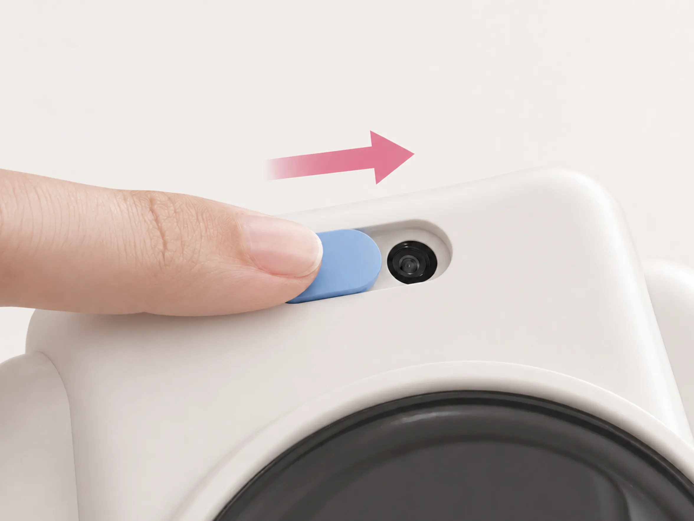 使わない時はシャッターを閉じるだけ。カメラも確実にオフにできます。